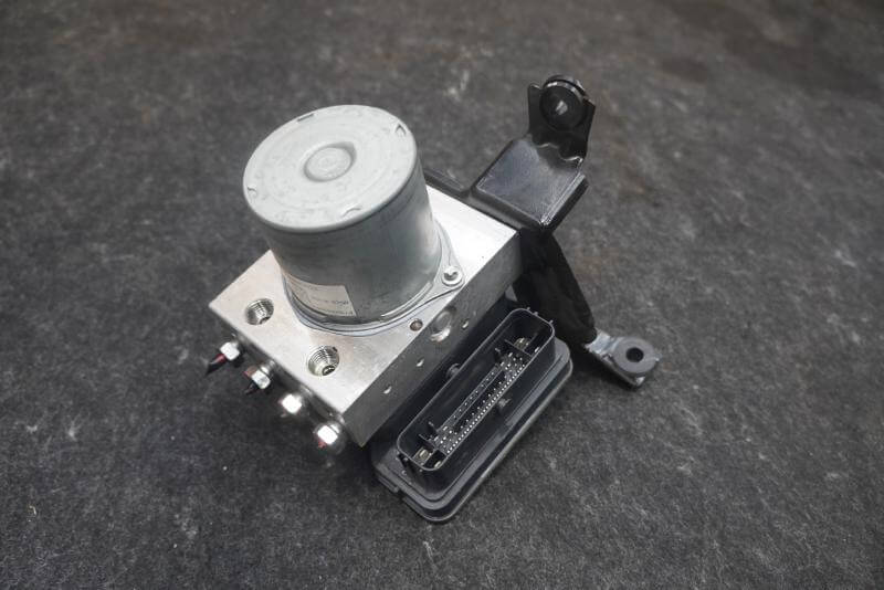 Used OEM 2022-2023 Rivian R1S ABS Brake Pump Module OEM