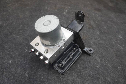 Used OEM 2022-2023 Rivian R1S ABS Brake Pump Module OEM