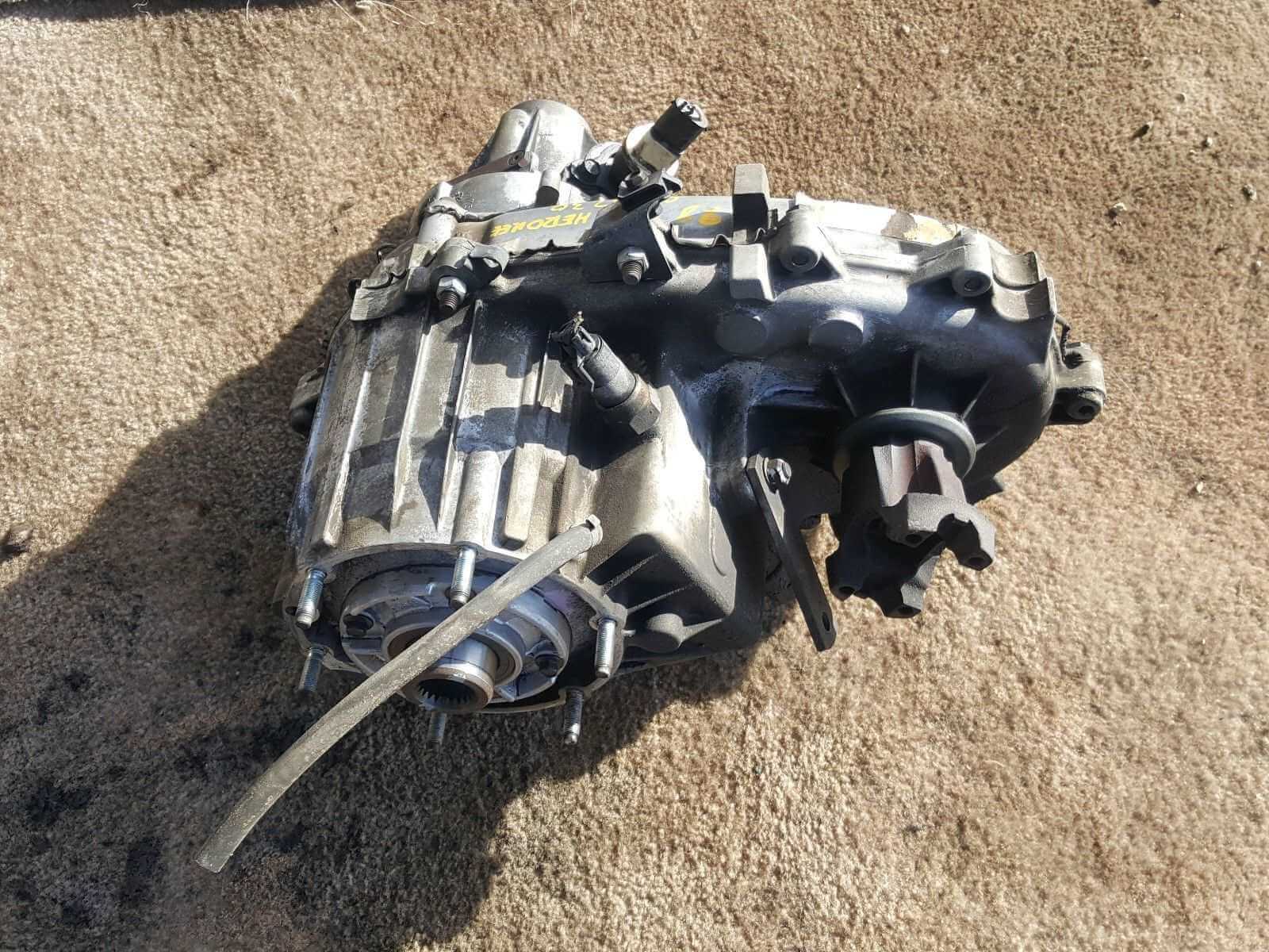 Used OEM 1997-2001 Jeep Cherokee Transfer Case Model 231 OEM