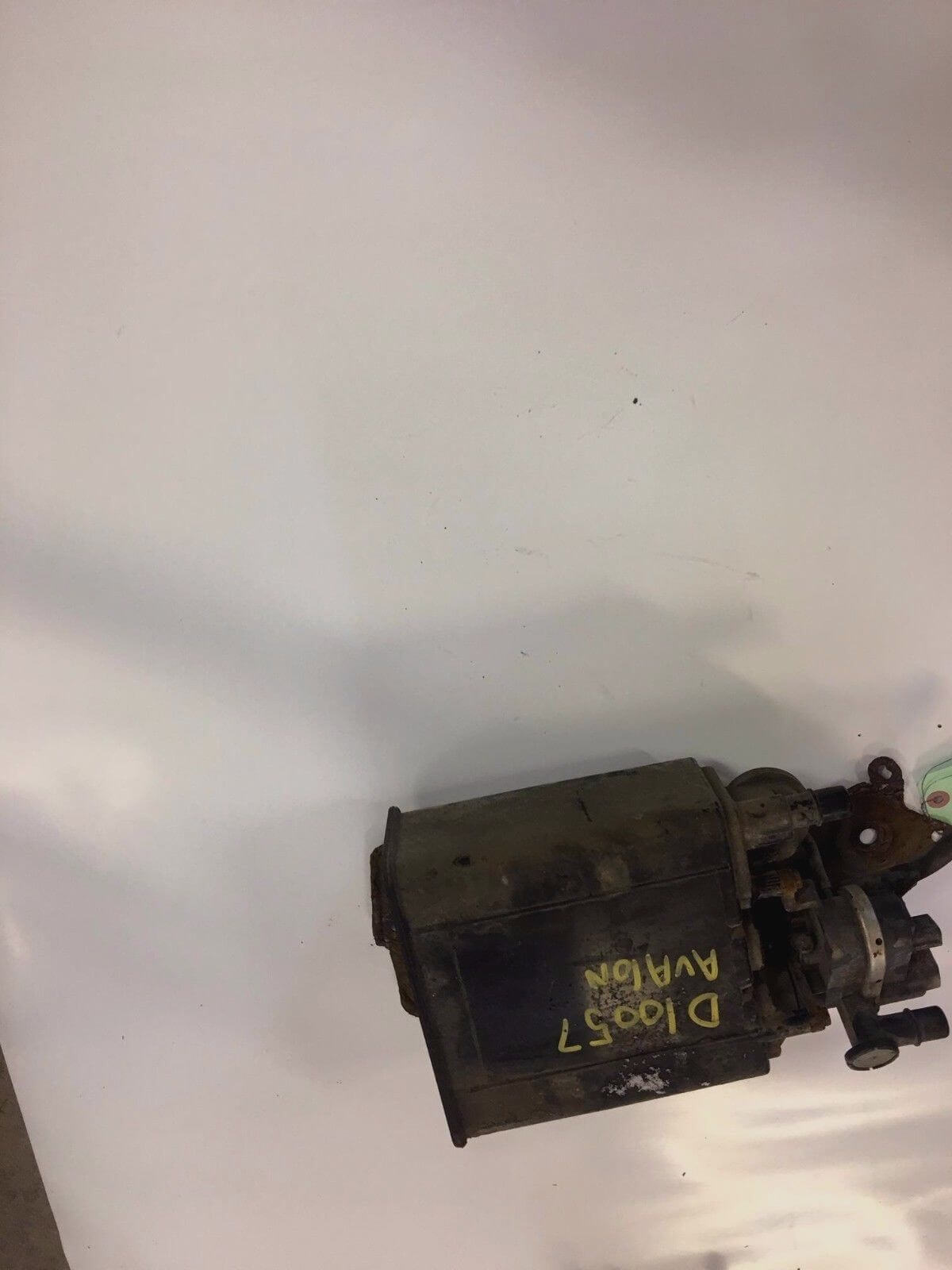 Used OEM 2005-2012 Toyota Avalon 2007-2008 Solara EVAP Vapor Emissions Canister OEM