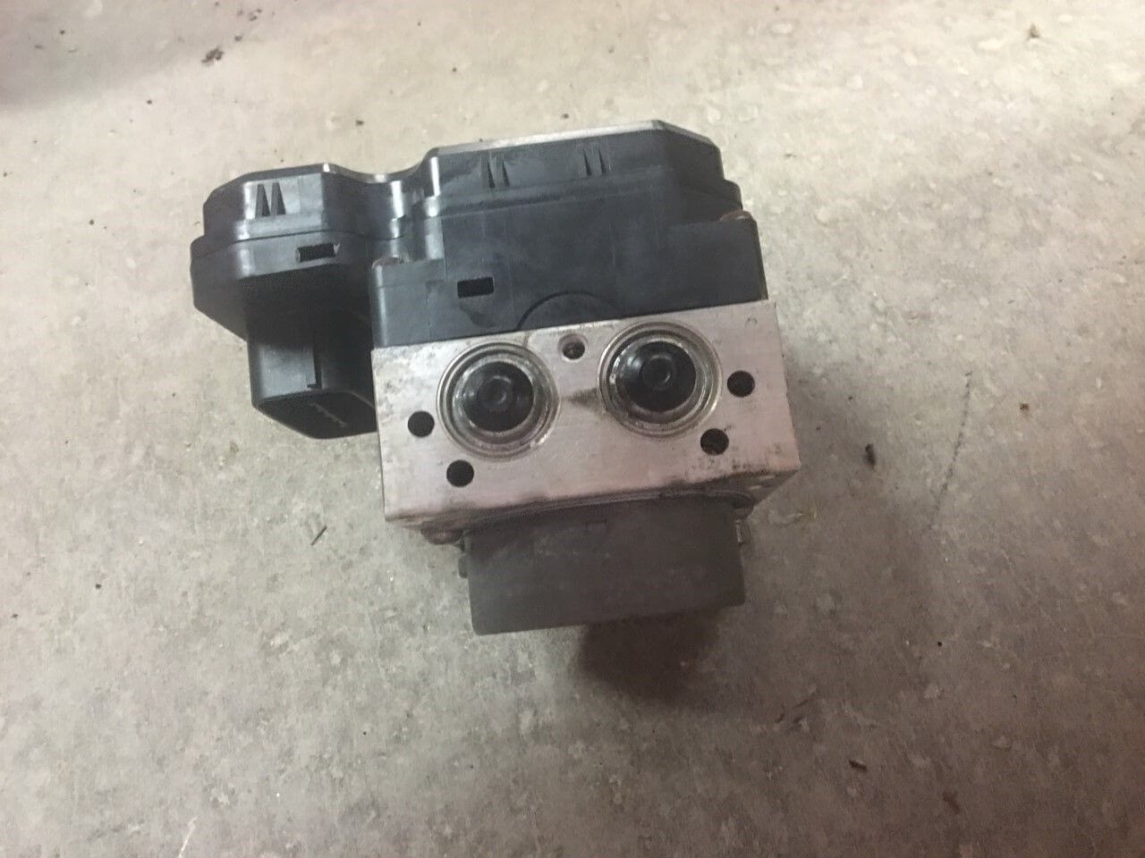 Used OEM 2009-2010 Toyota Corolla ABS Actuator Pump Assembly OEM