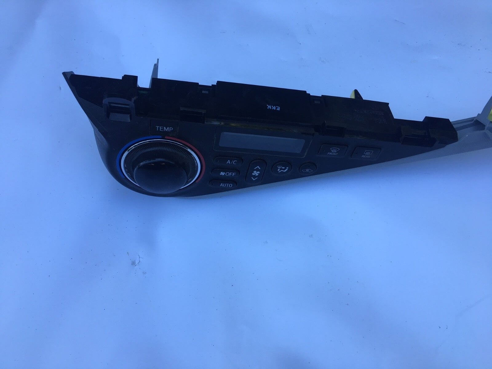Used OEM 2012-2014 Toyota Prius C AC Heater Climate Control Module 55900-52740 OEM