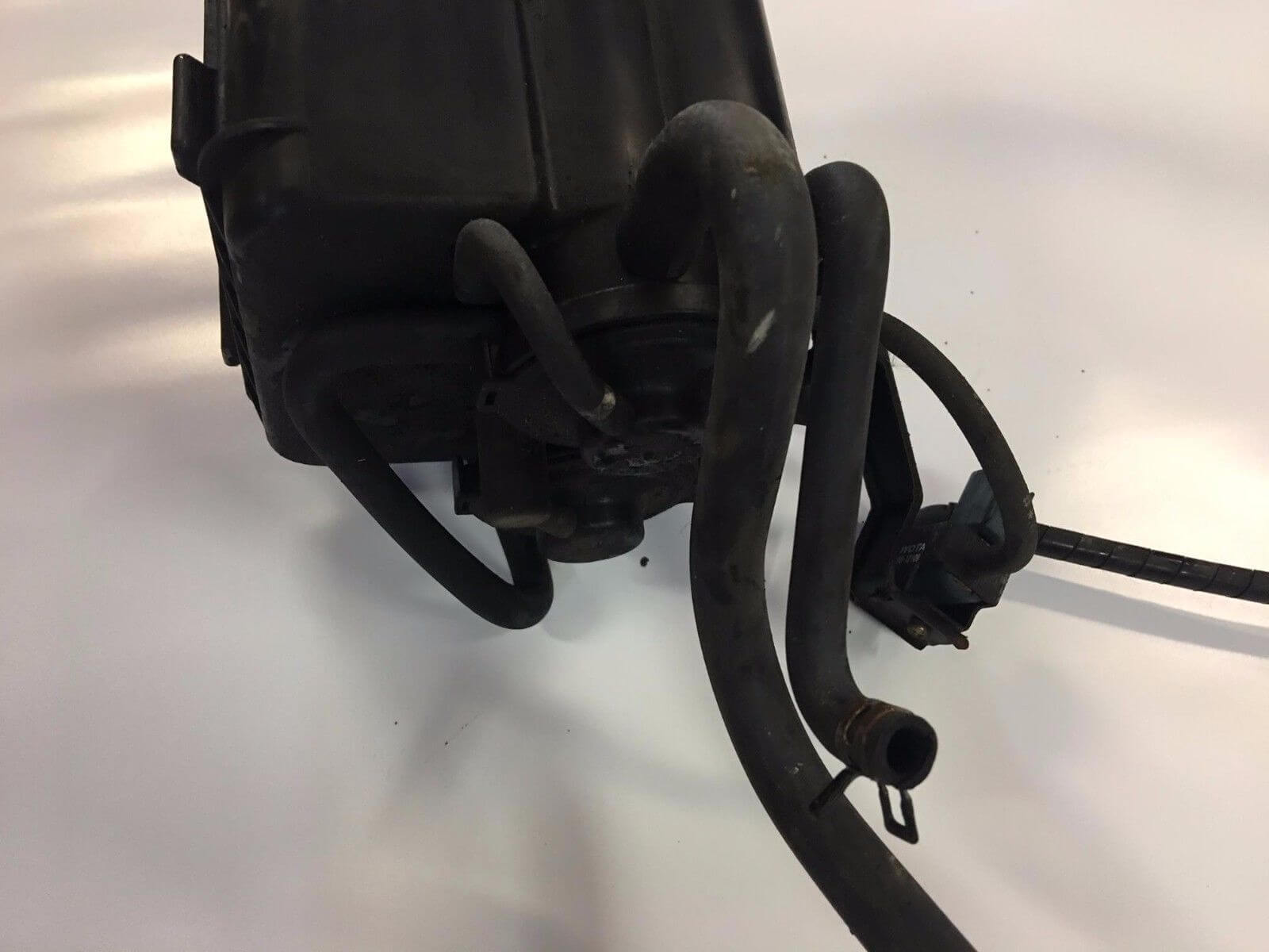 Used OEM 1996-2000 Toyota RAV4 EVAP Charcoal Vapor Canister OEM