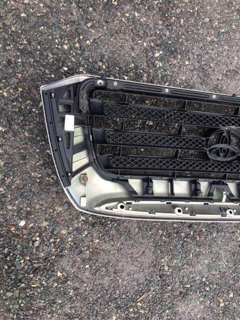 Used OEM 2007-2008 Toyota Tundra Upper Front Chrome Grille OEM