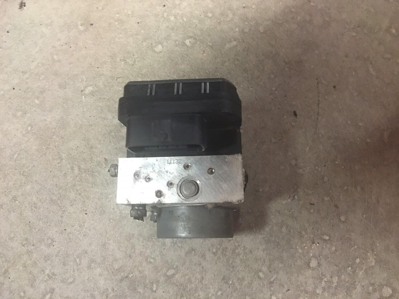 Used OEM 2009-2010 Toyota Corolla ABS Actuator Pump Assembly OEM